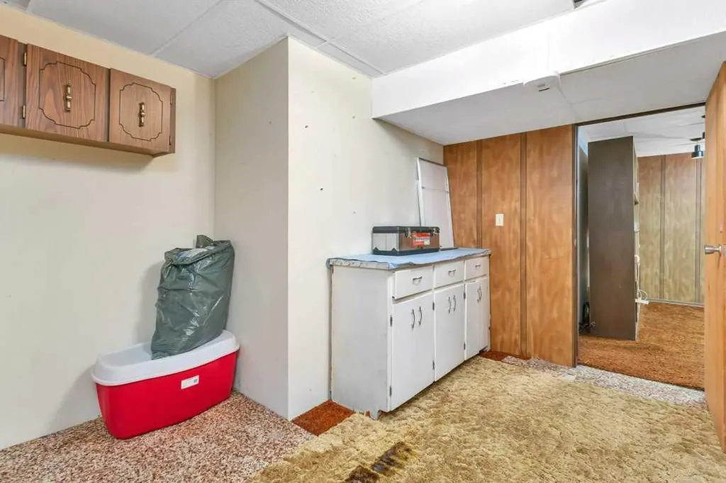 14 Glendale Boulevard Red Deer AB T4P 2P3