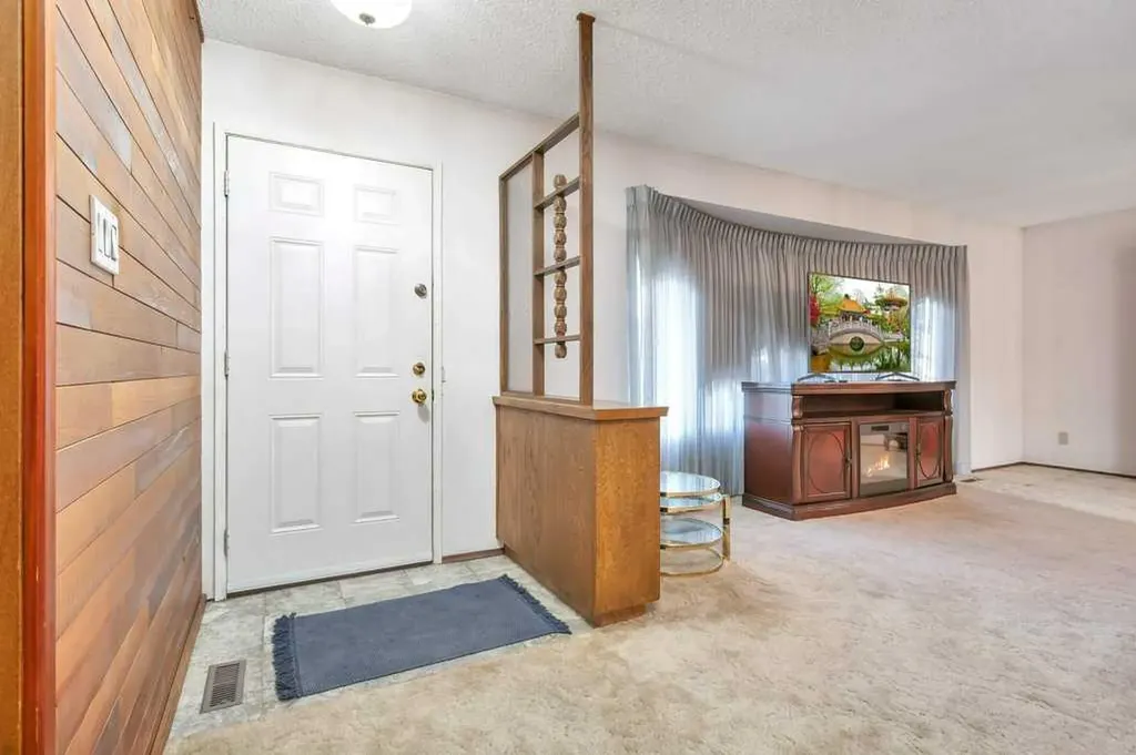 14 Glendale Boulevard Red Deer AB T4P 2P3