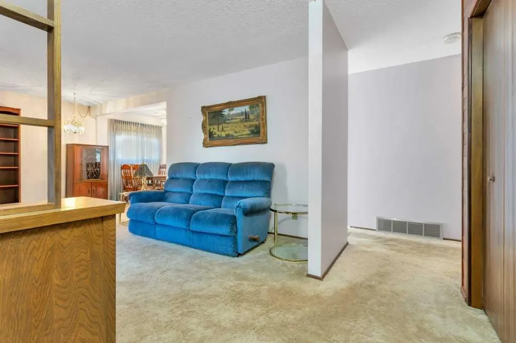 14 Glendale Boulevard Red Deer AB T4P 2P3