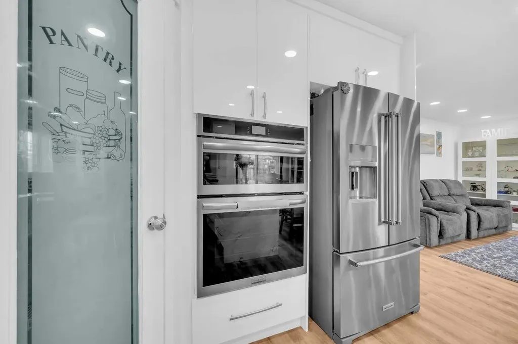 300 Taracove Estate Drive NE Calgary AB T3J4R5