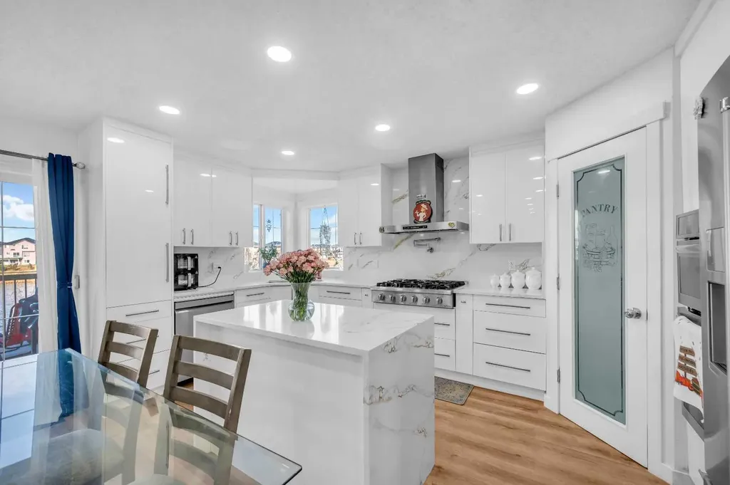 300 Taracove Estate Drive NE Calgary AB T3J4R5