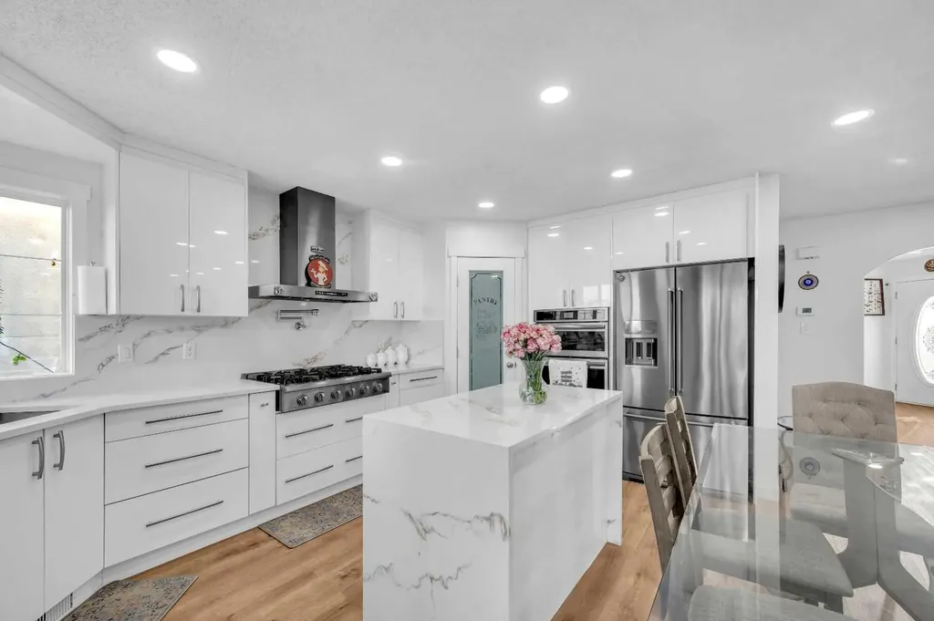 300 Taracove Estate Drive NE Calgary AB T3J4R5