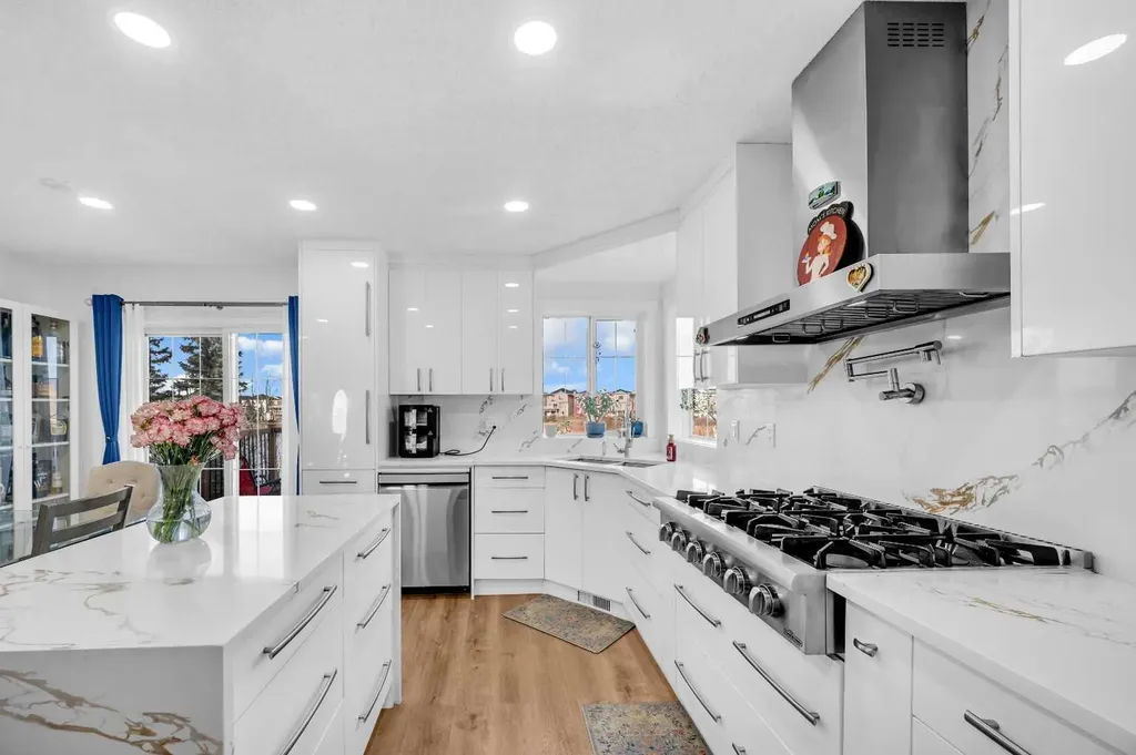 300 Taracove Estate Drive NE Calgary AB T3J4R5