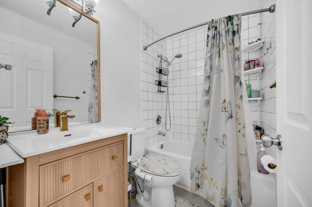 300 Taracove Estate Drive NE Calgary AB T3J4R5
