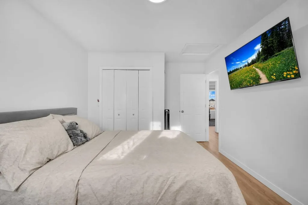 300 Taracove Estate Drive NE Calgary AB T3J4R5