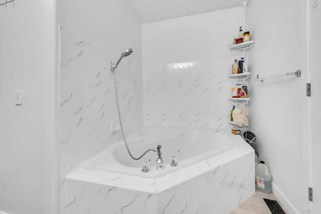 300 Taracove Estate Drive NE Calgary AB T3J4R5