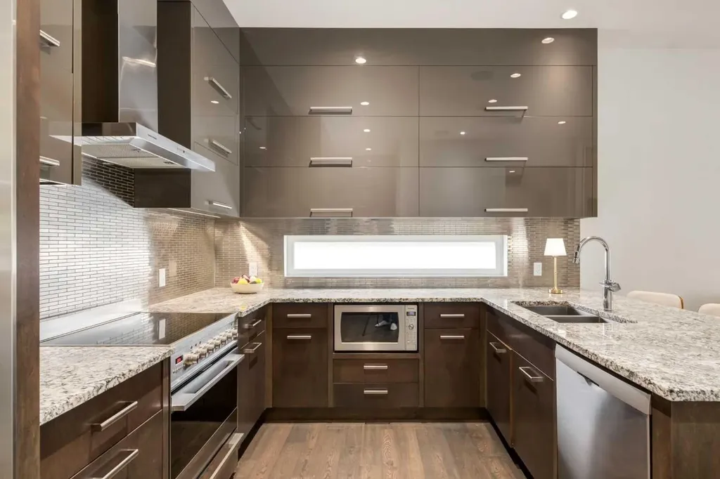 1523 28 Avenue SW Calgary AB T2T 1J3