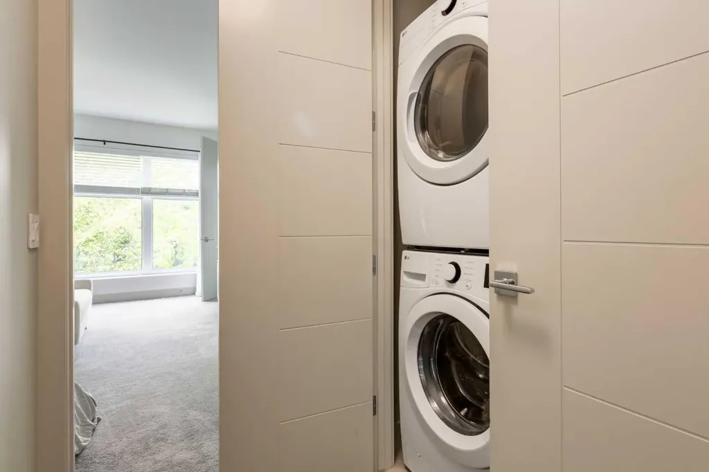 1523 28 Avenue SW Calgary AB T2T 1J3