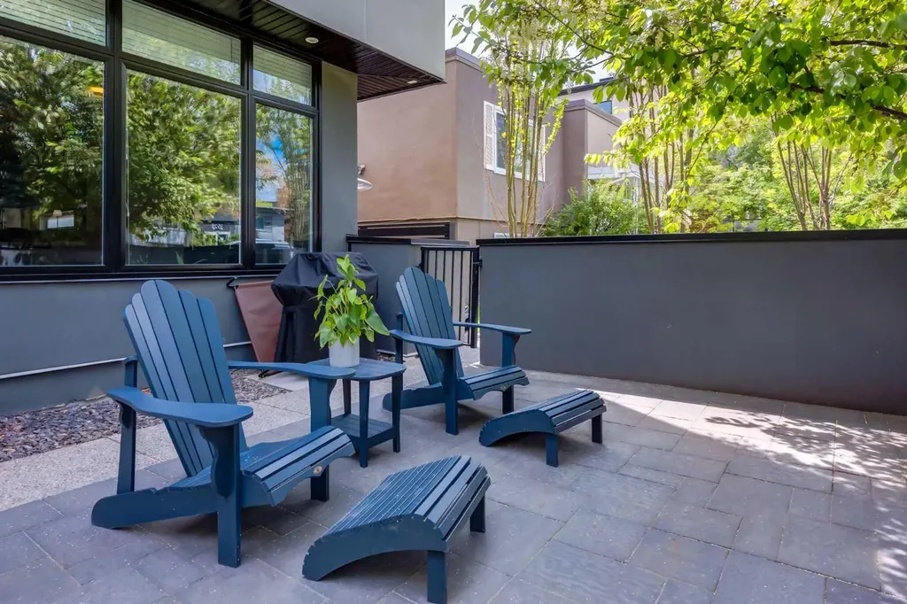 1523 28 Avenue SW Calgary AB T2T 1J3