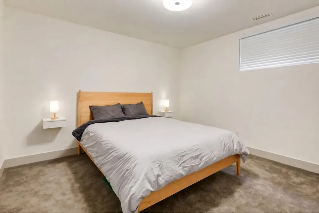1523 28 Avenue SW Calgary AB T2T 1J3