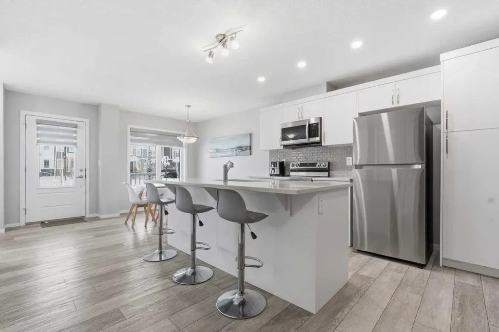 214 Windbury Lane SW Airdrie AB T4B 5J5