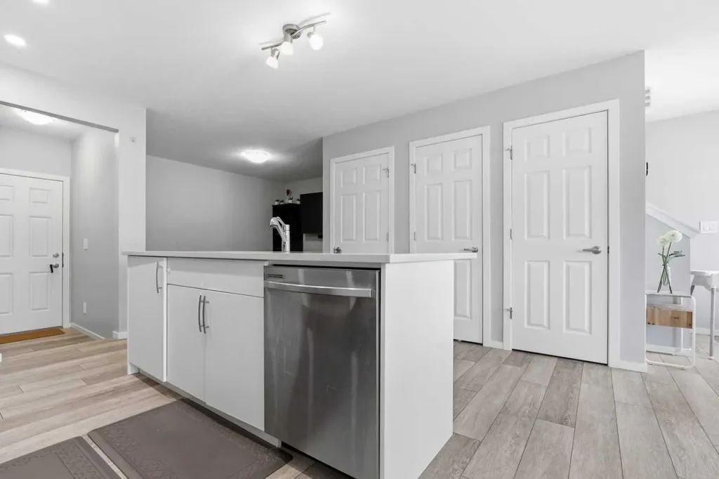 214 Windbury Lane SW Airdrie AB T4B 5J5