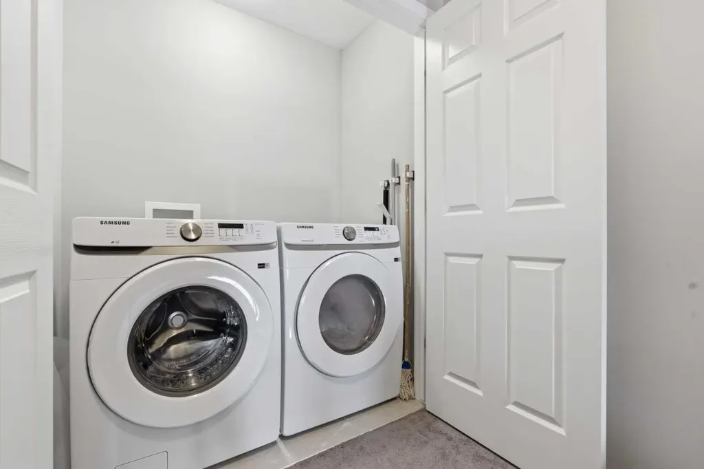 214 Windbury Lane SW Airdrie AB T4B 5J5