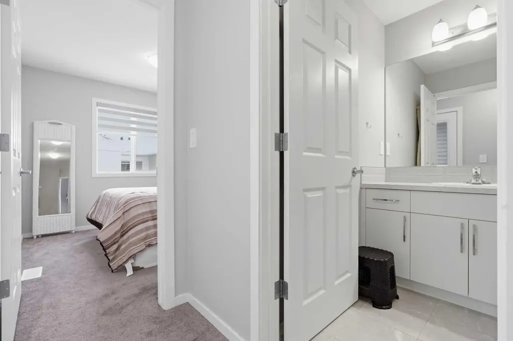 214 Windbury Lane SW Airdrie AB T4B 5J5