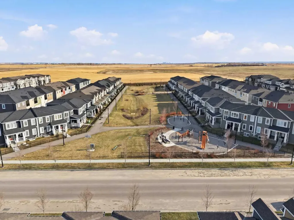 214 Windbury Lane SW Airdrie AB T4B 5J5