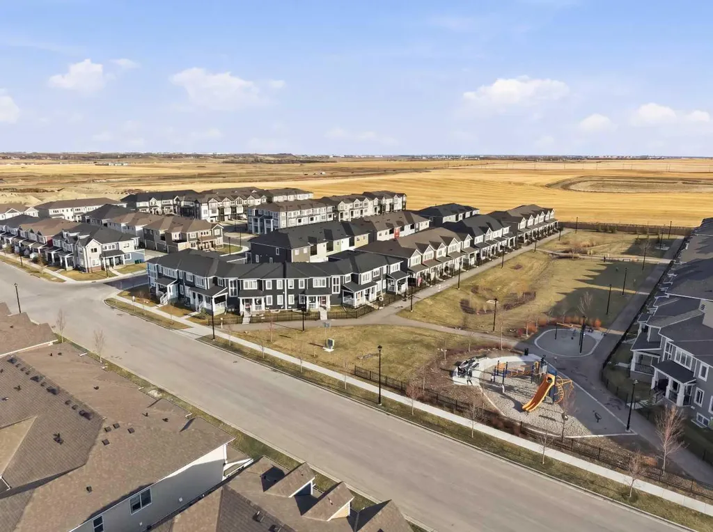 214 Windbury Lane SW Airdrie AB T4B 5J5