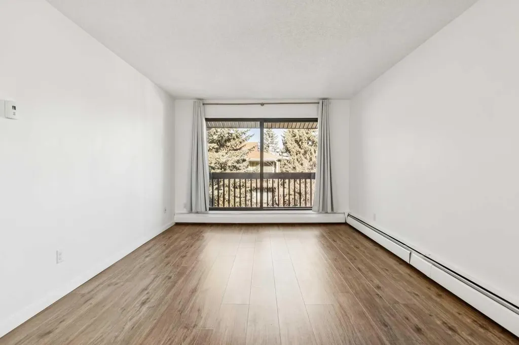 366 94 Avenue SE Calgary AB T2J 5P1