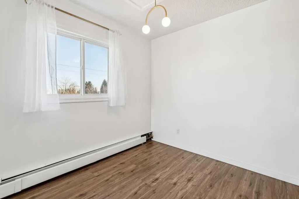 366 94 Avenue SE Calgary AB T2J 5P1