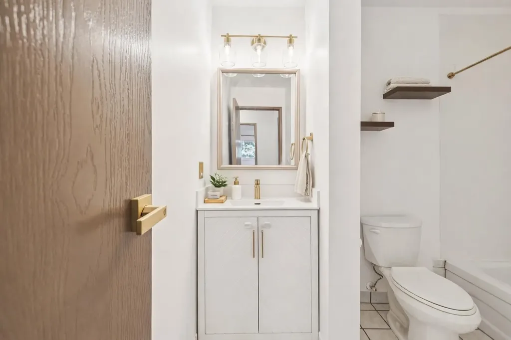 366 94 Avenue SE Calgary AB T2J 5P1