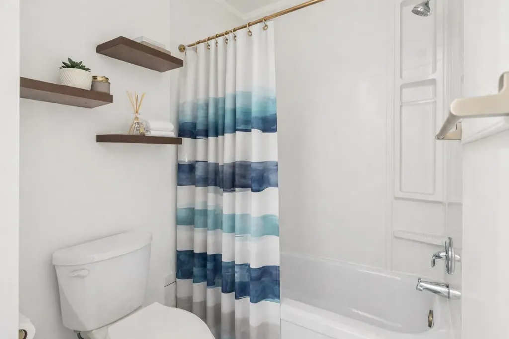 366 94 Avenue SE Calgary AB T2J 5P1