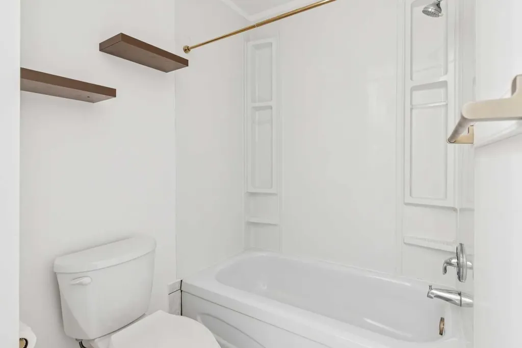 366 94 Avenue SE Calgary AB T2J 5P1