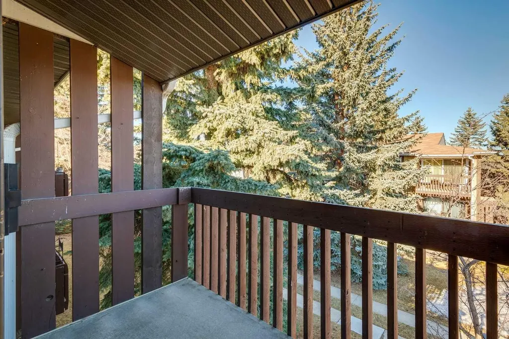 366 94 Avenue SE Calgary AB T2J 5P1