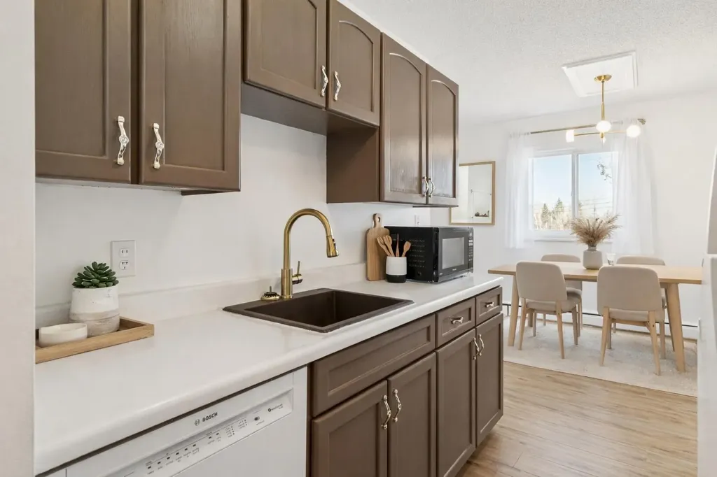 366 94 Avenue SE Calgary AB T2J 5P1