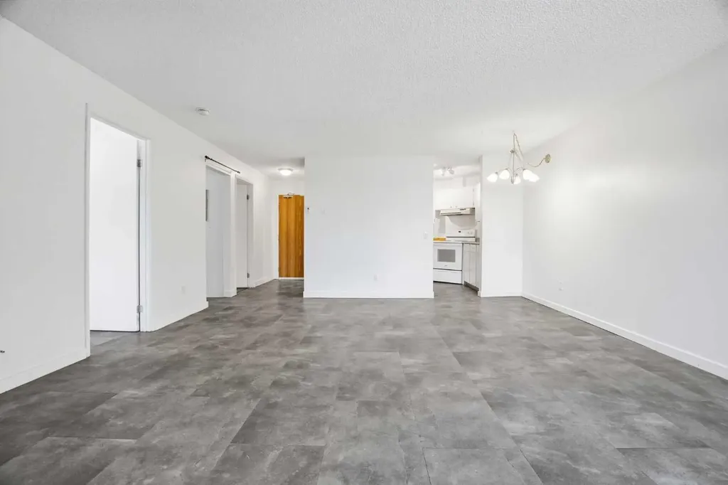 80 Glamis Drive SW Calgary AB T3A6T7