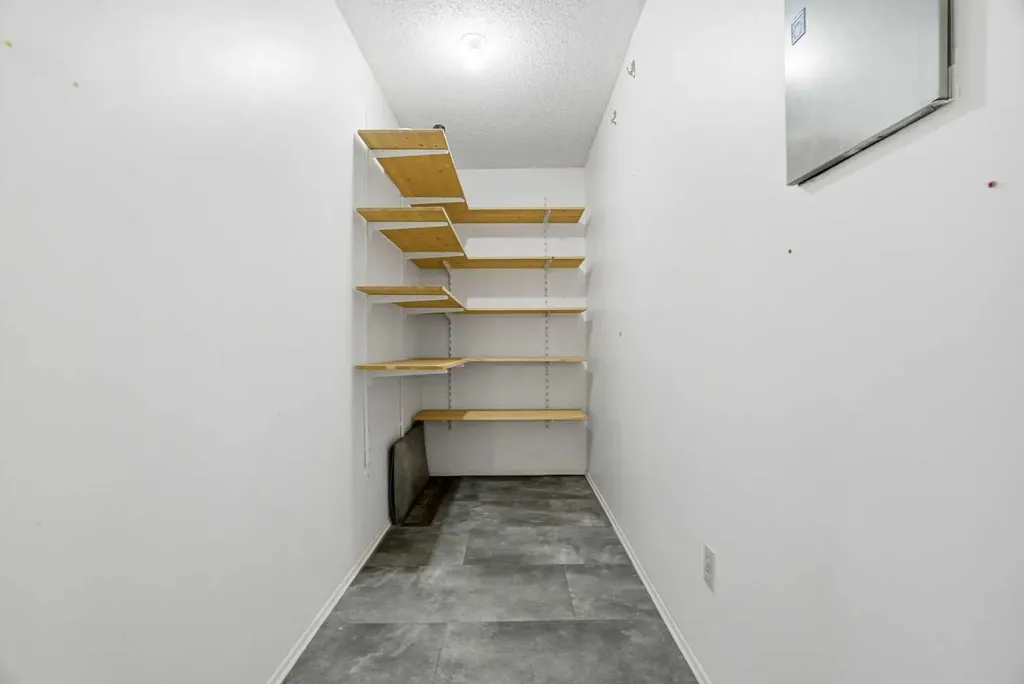 80 Glamis Drive SW Calgary AB T3A6T7