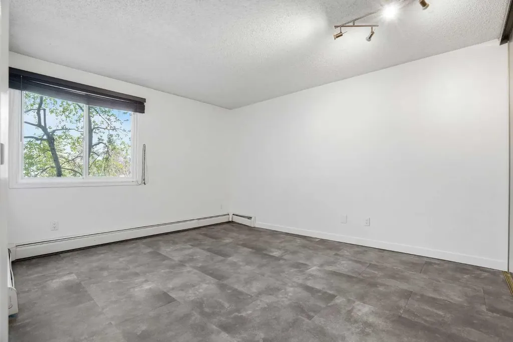 80 Glamis Drive SW Calgary AB T3A6T7