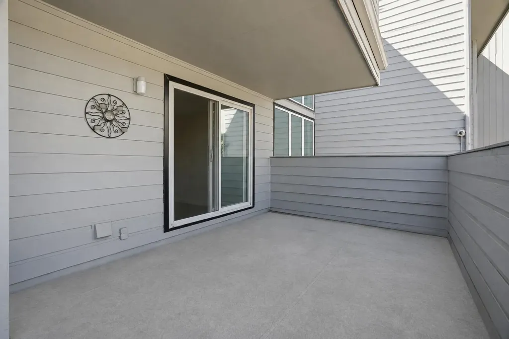 80 Glamis Drive SW Calgary AB T3A6T7