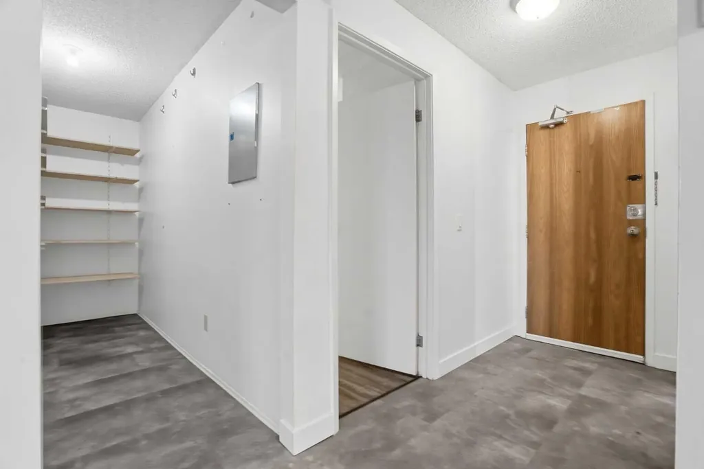 80 Glamis Drive SW Calgary AB T3A6T7