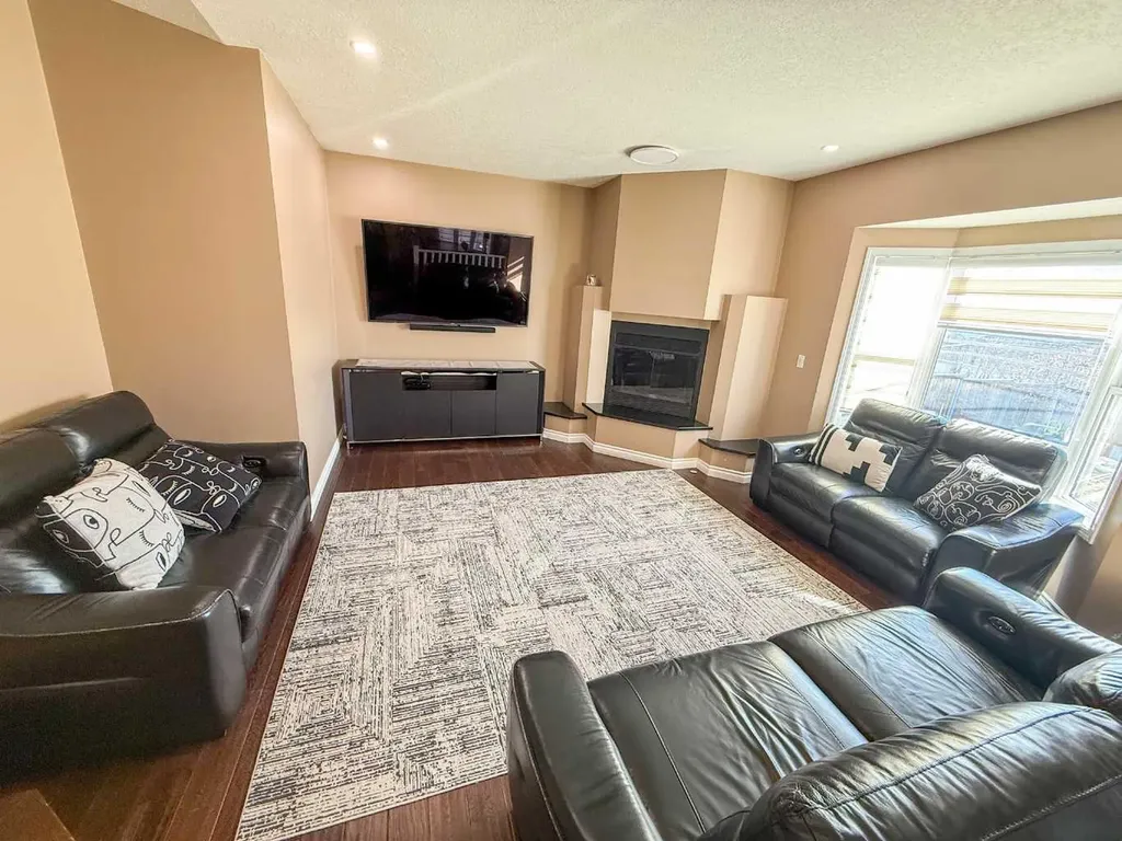 5 Blueberry Crescent Whitecourt AB T7S 1R2
