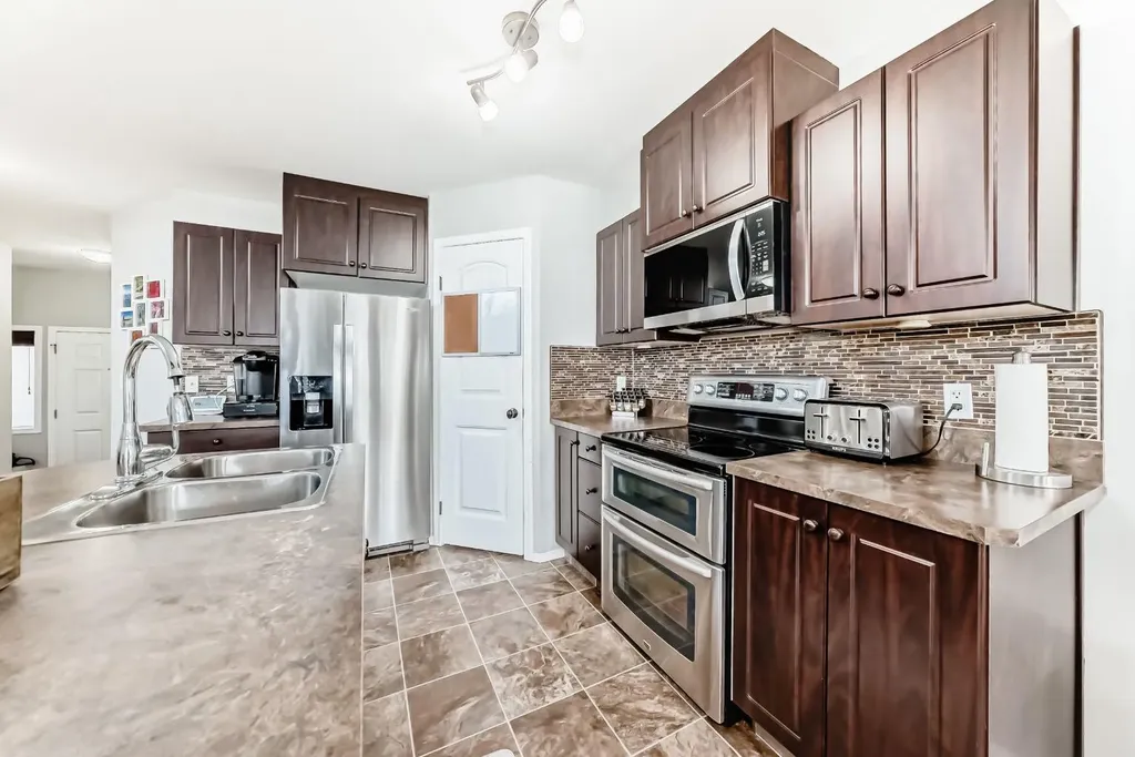 70 Jensen Place Red Deer AB T4P0G2