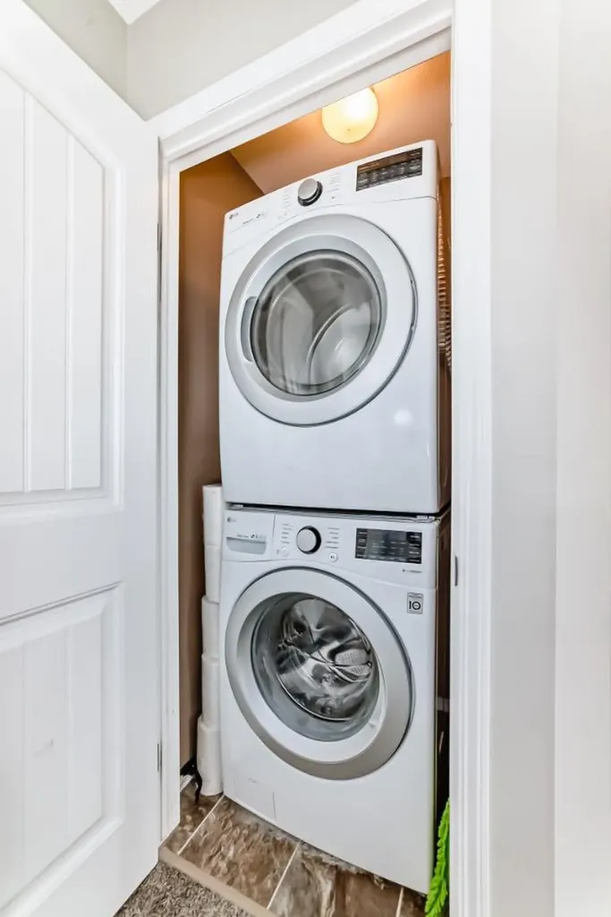 70 Jensen Place Red Deer AB T4P0G2
