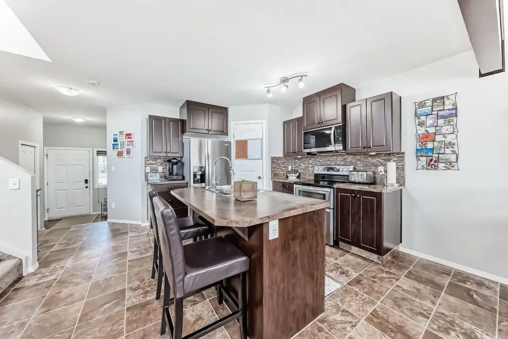70 Jensen Place Red Deer AB T4P0G2