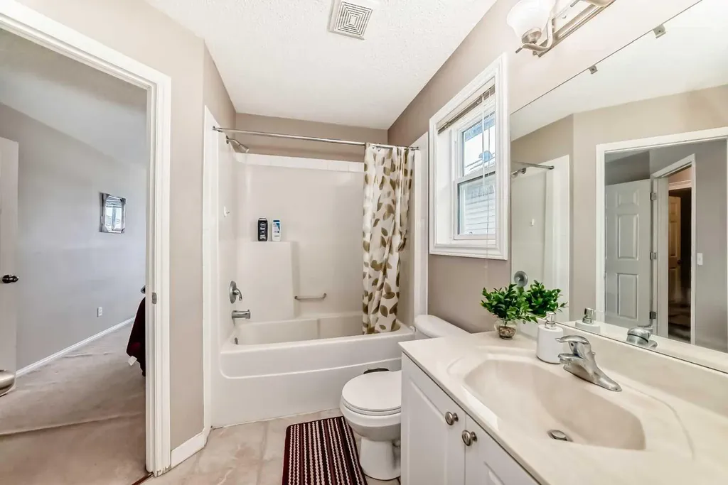 39 Saddleridge Close NE Calgary AB T3J4X2
