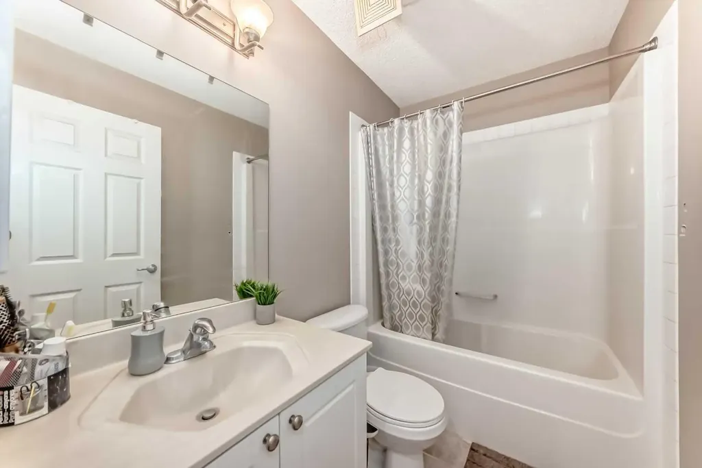 39 Saddleridge Close NE Calgary AB T3J4X2