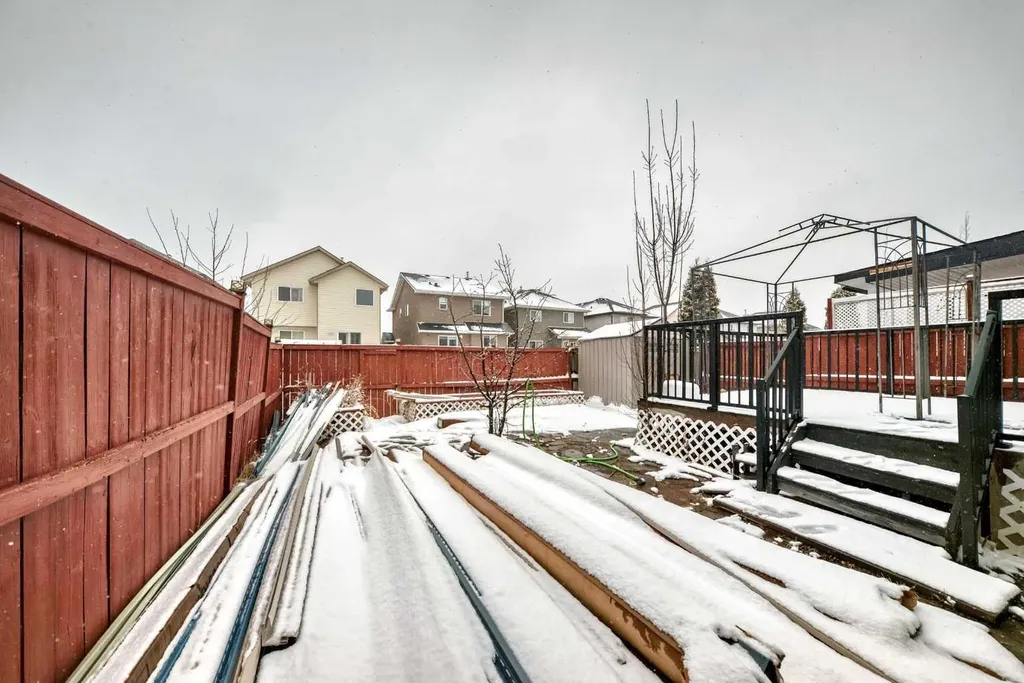 39 Saddleridge Close NE Calgary AB T3J4X2