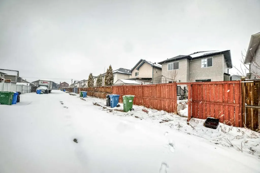 39 Saddleridge Close NE Calgary AB T3J4X2