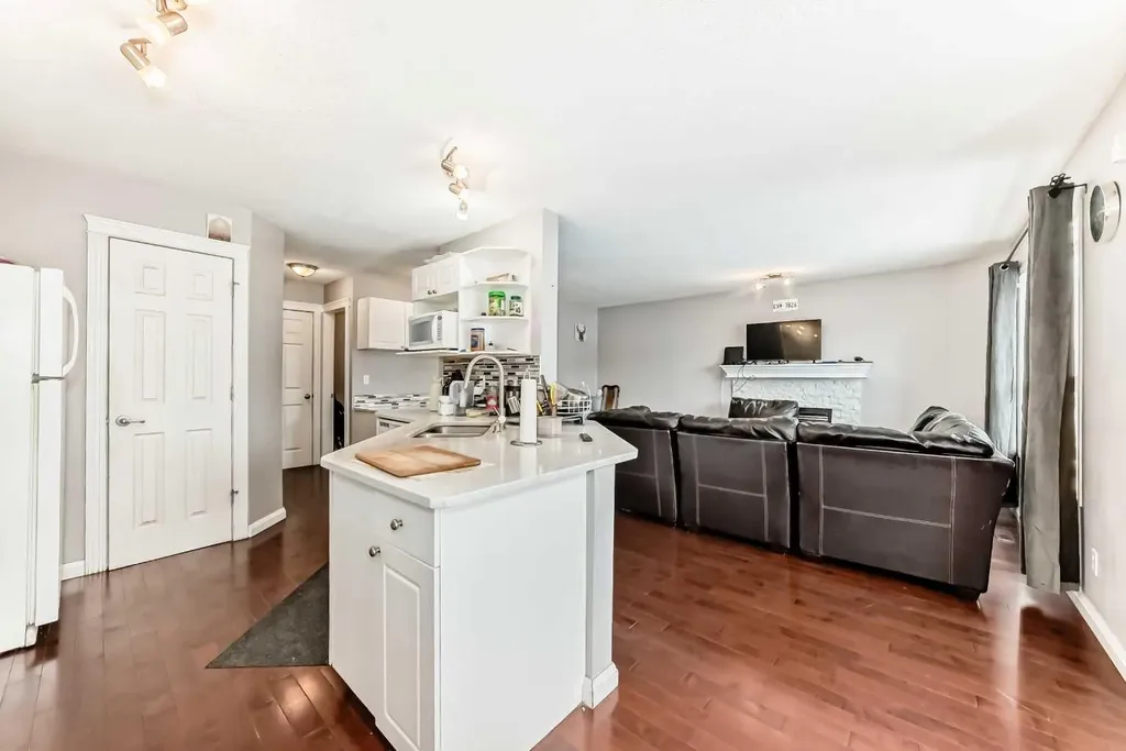 39 Saddleridge Close NE Calgary AB T3J4X2