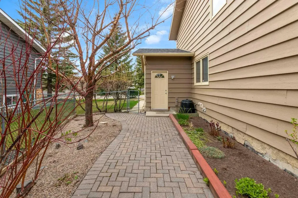 195 Ranch Estates Road NW Calgary AB T3G2B9