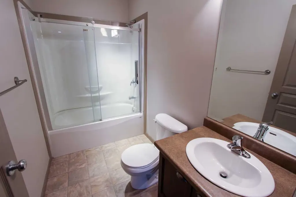 11046 66 Avenue Grande Prairie AB T8W2Y8