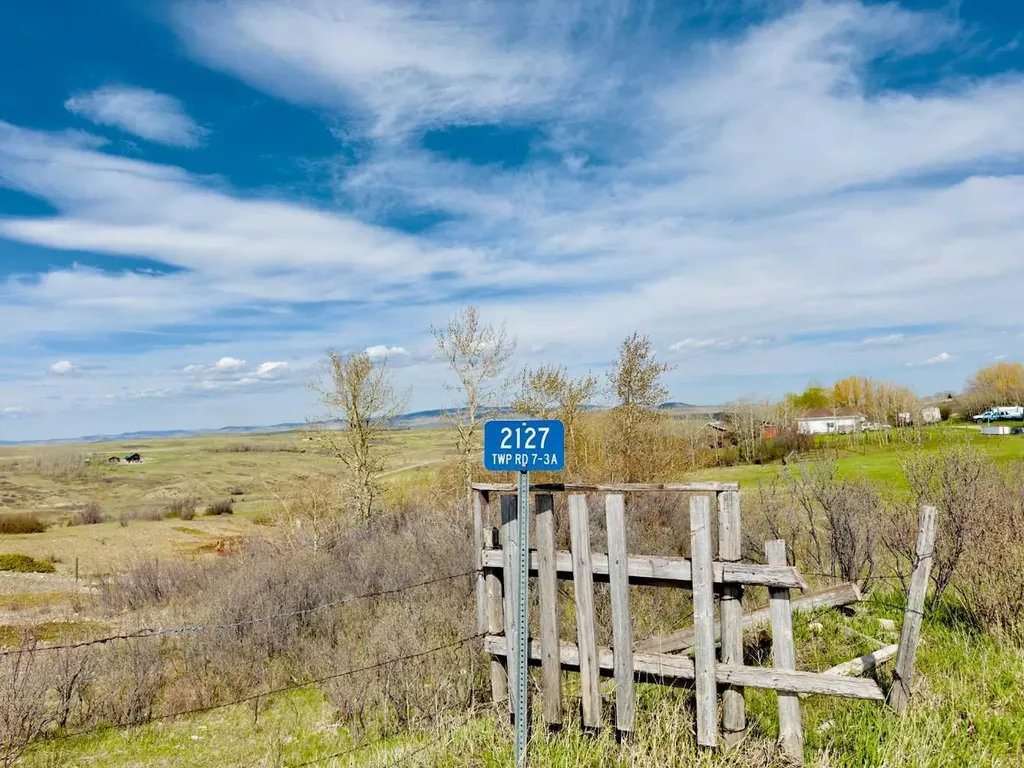 2127 Twp Road 7-3a Lundbreck AB T0K1H0