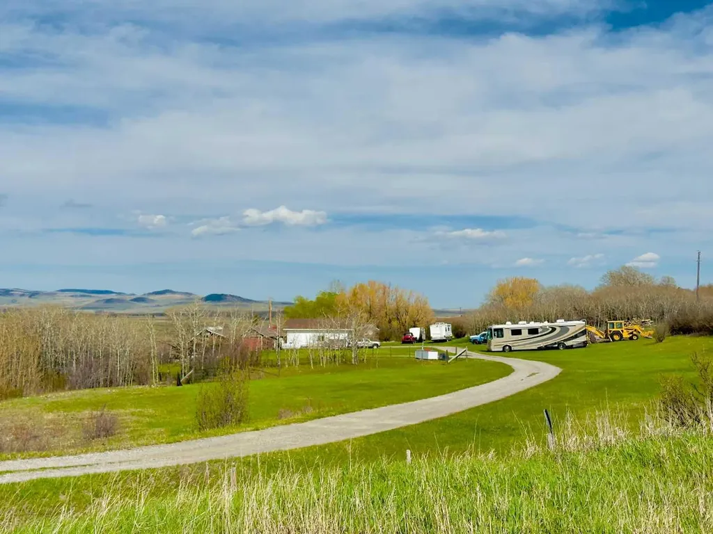 2127 Twp Road 7-3a Lundbreck AB T0K1H0