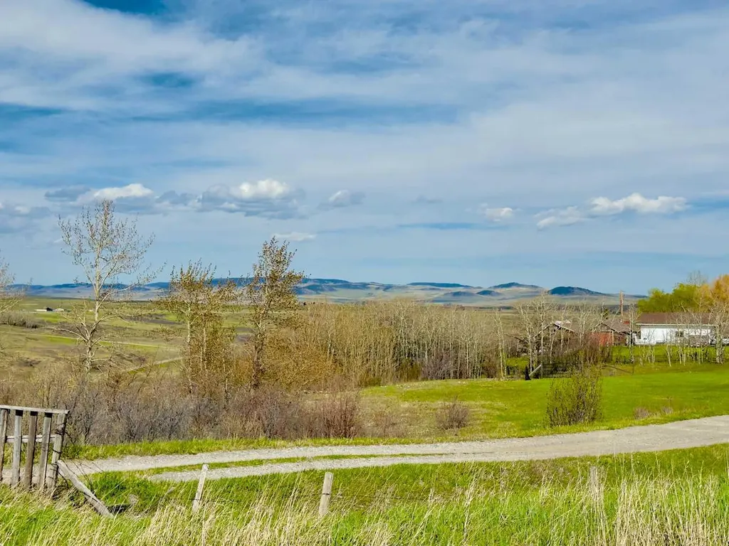 2127 Twp Road 7-3a Lundbreck AB T0K1H0