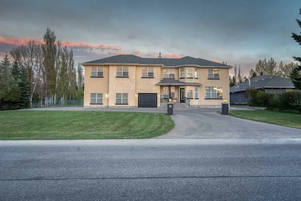 712 East Chestermere Drive Chestermere AB T1X 1A5