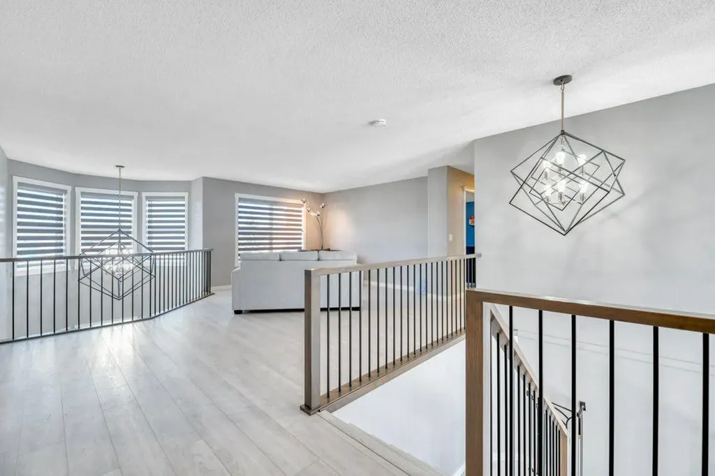 712 East Chestermere Drive Chestermere AB T1X 1A5