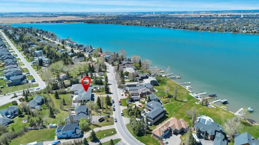 712 East Chestermere Drive Chestermere AB T1X 1A5