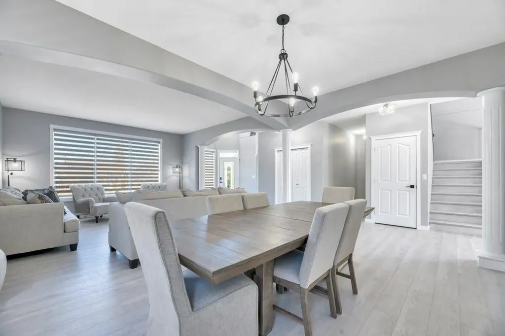 712 East Chestermere Drive Chestermere AB T1X 1A5